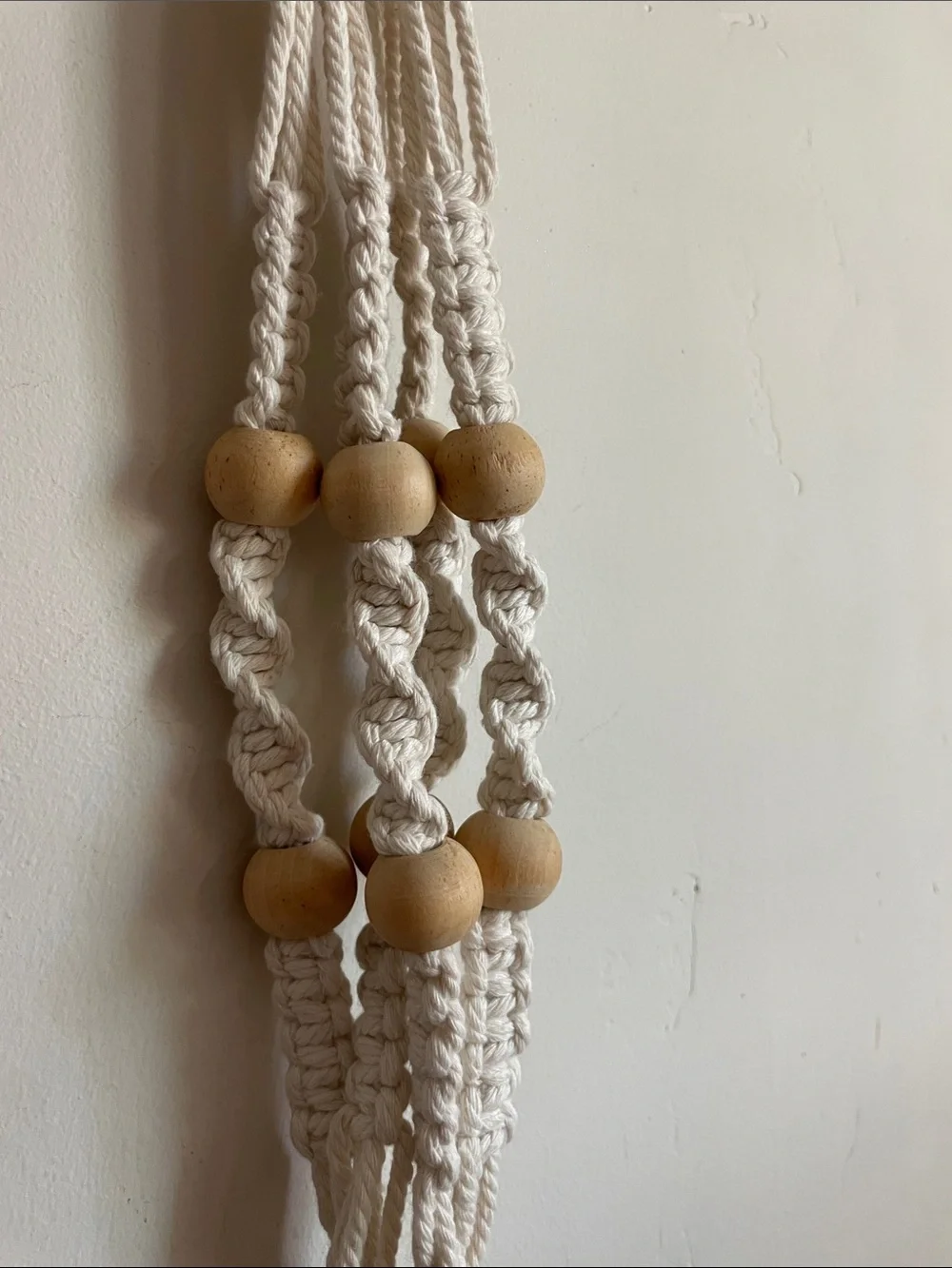 •| macrame plant holder - Picture 4 of 7